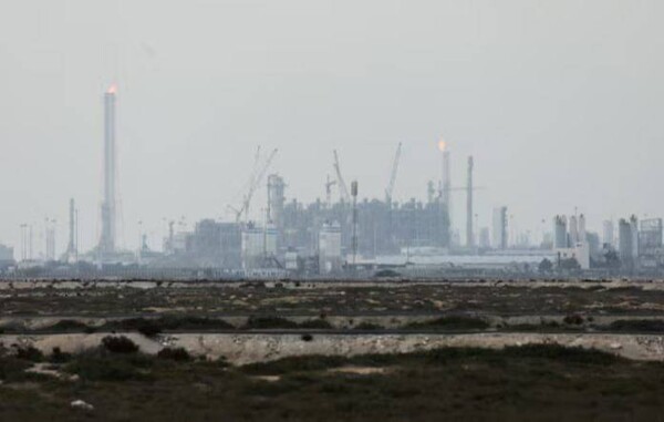 Пожар в Рас-Луфане из-за иранского обстрела