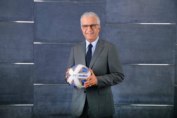 Салман Аль Халифа поздравил Катар с победой на Кубке Азии